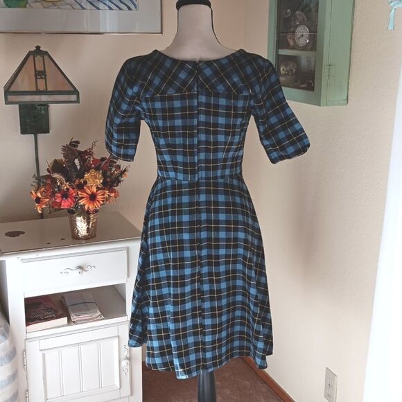 Mata Traders Plaid Dress - Picture 7 of 10